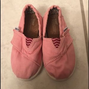 Girls Toms in Pink